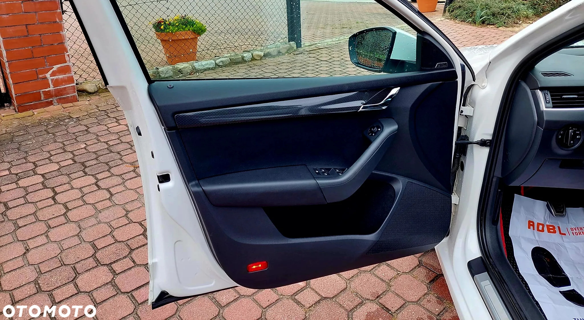 Skoda Octavia Combi 2.0 TDI RS - 7