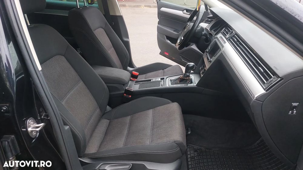 Volkswagen Passat - 11