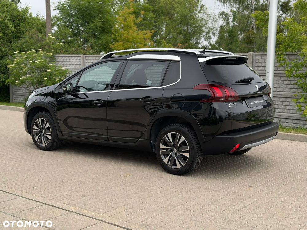 Peugeot 2008 1.2 PureTech Allure S&S - 5