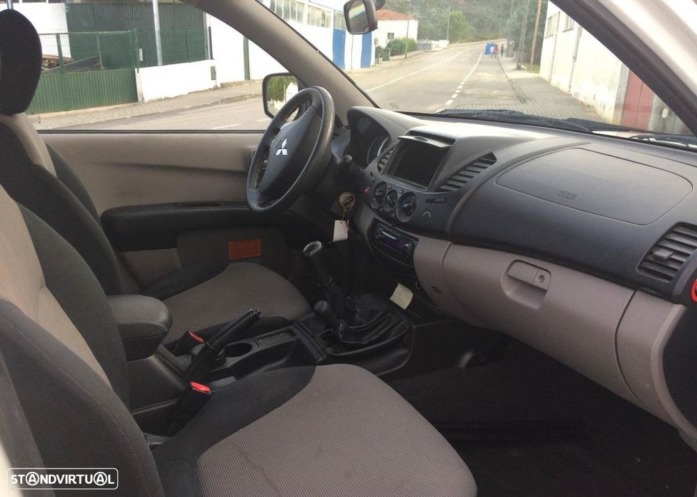 Mitsubishi L200 2.5 DI-D Club Intense 3L 4WD - 4
