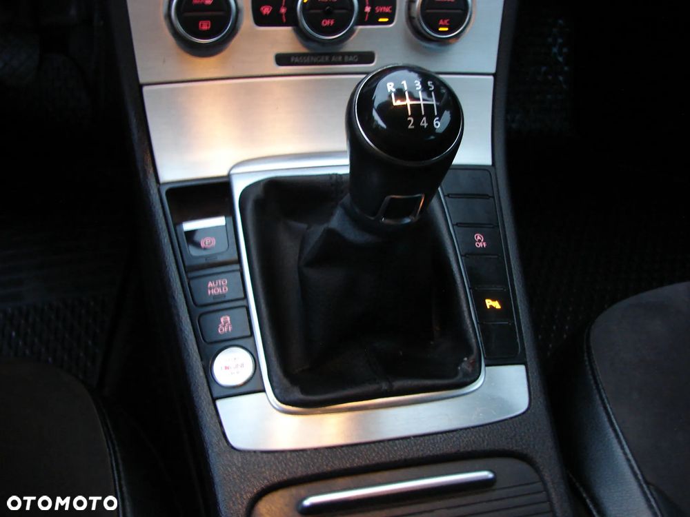 Volkswagen Passat - 10