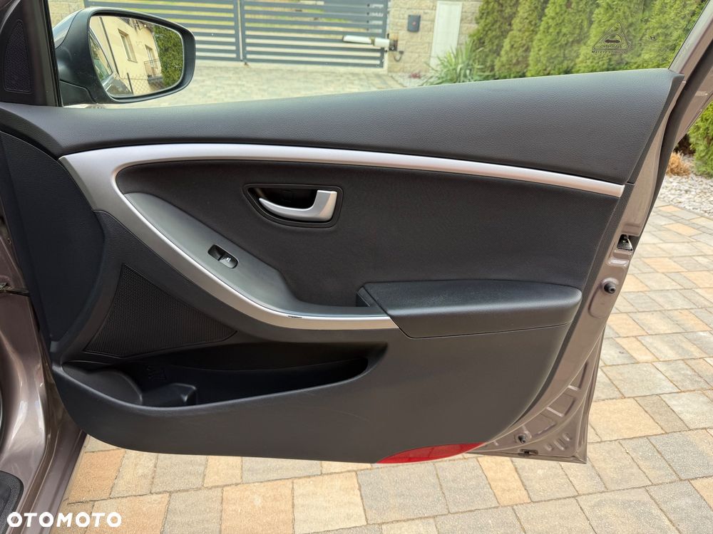 Hyundai i30 1.6 Trend - 26