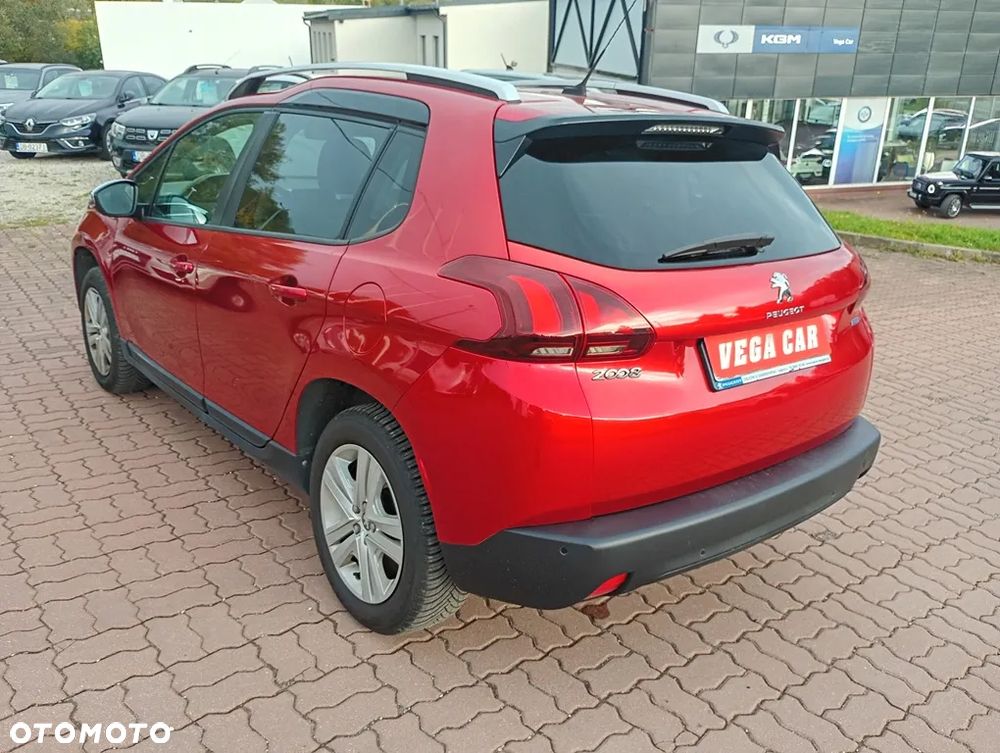 Peugeot 2008 1.2 Pure Tech Style S&S - 22