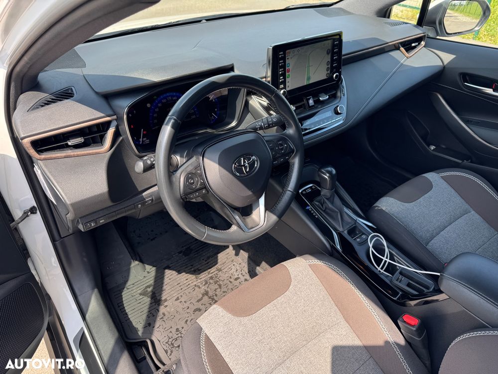 Toyota Corolla 1.8 HEV Business - 10