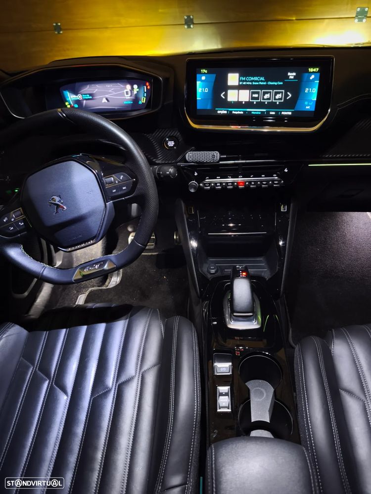 Peugeot e-2008 GT - 28