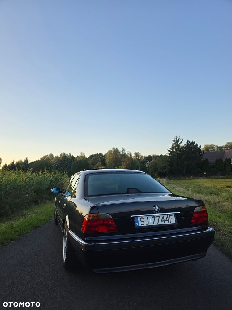 BMW Seria 7 740i - 6