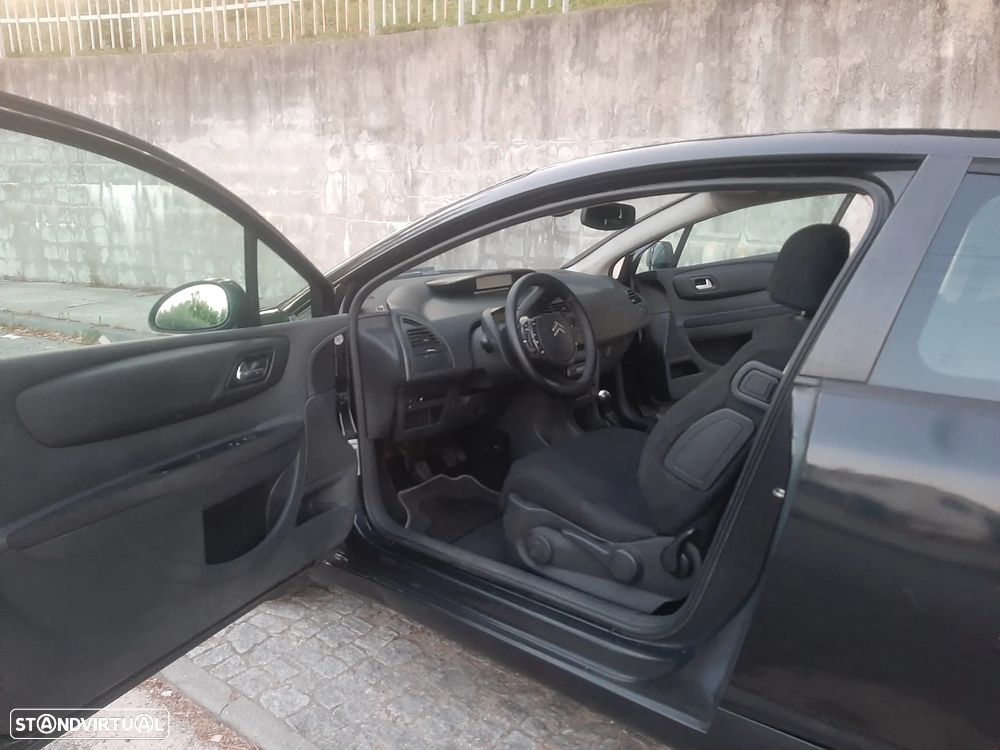 Citroen C4 2005 photo 2