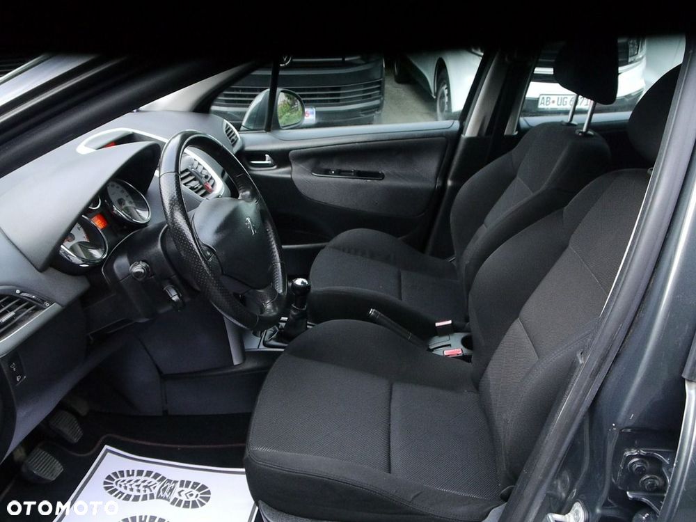 Peugeot 207 1.4 16V Trendy - 25