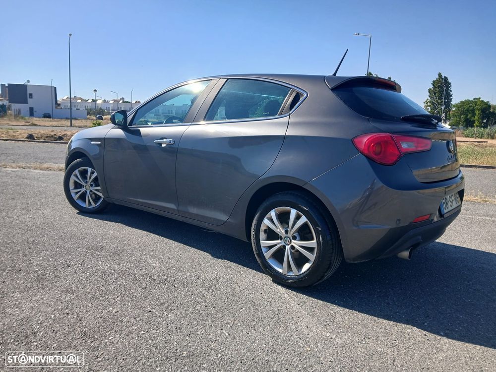Alfa Romeo Giulietta 1.6 JTDM 16V - 6