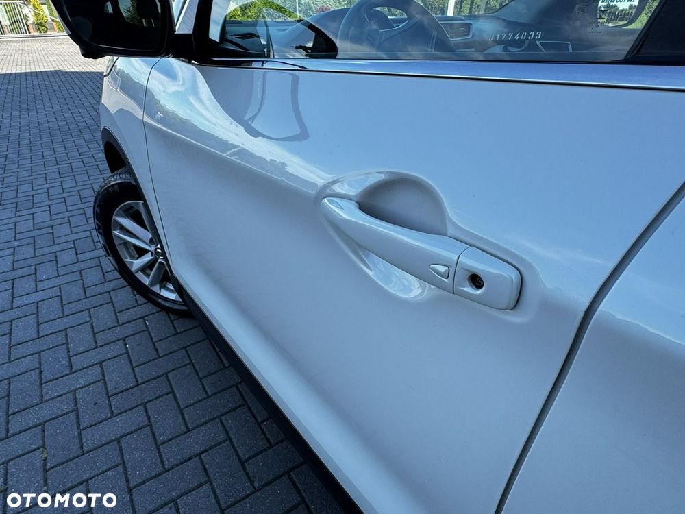 Nissan Qashqai 1.5 dCi TEKNA - 23