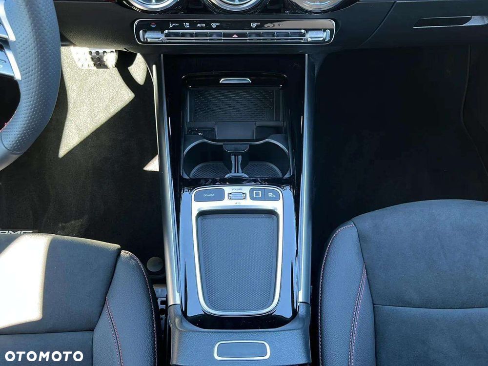 Mercedes-Benz GLA 200 AMG Line - 12