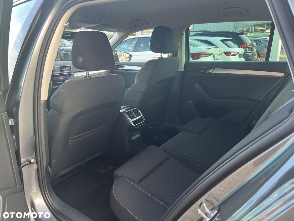 Skoda Superb 2.0 TDI SCR Ambition DSG - 35