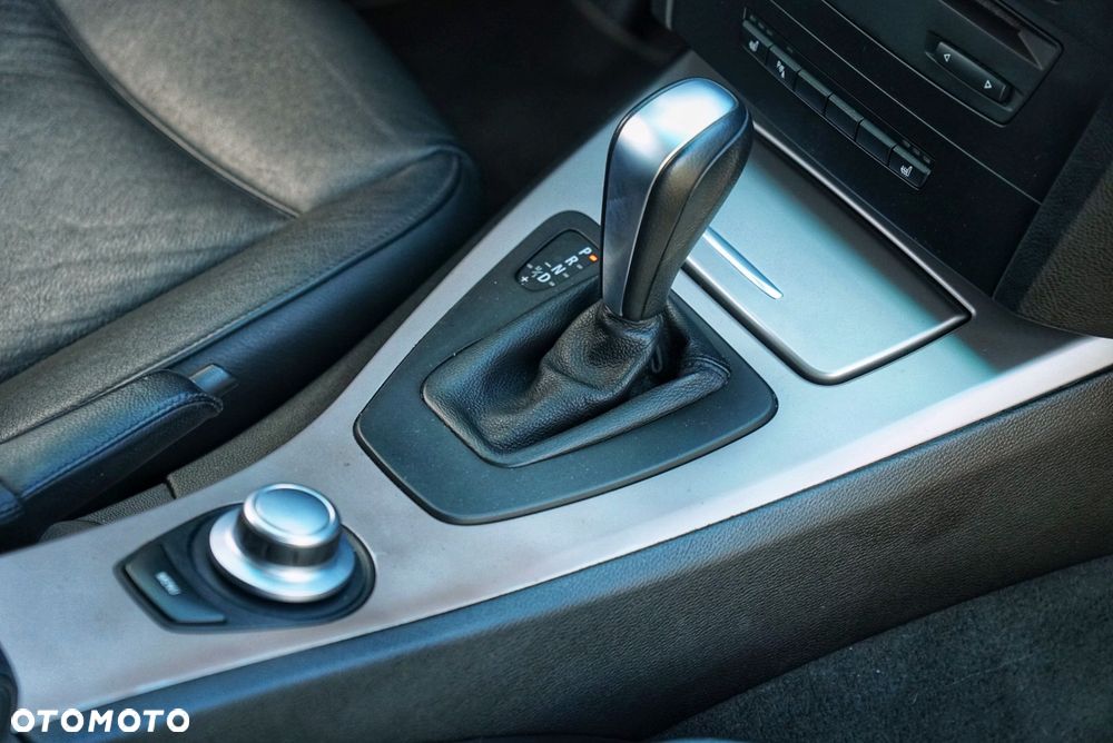 BMW Seria 3 325i - 12