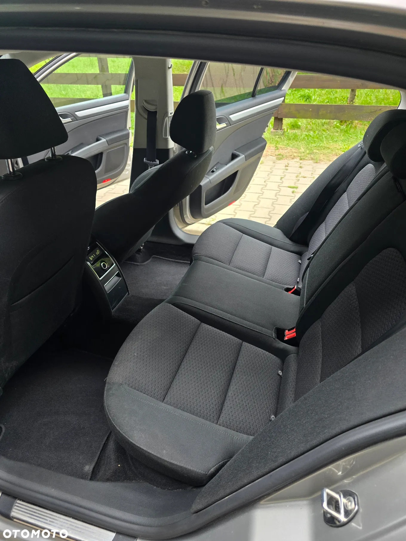 Skoda Superb 2.0 TDI Ambition DSG - 23