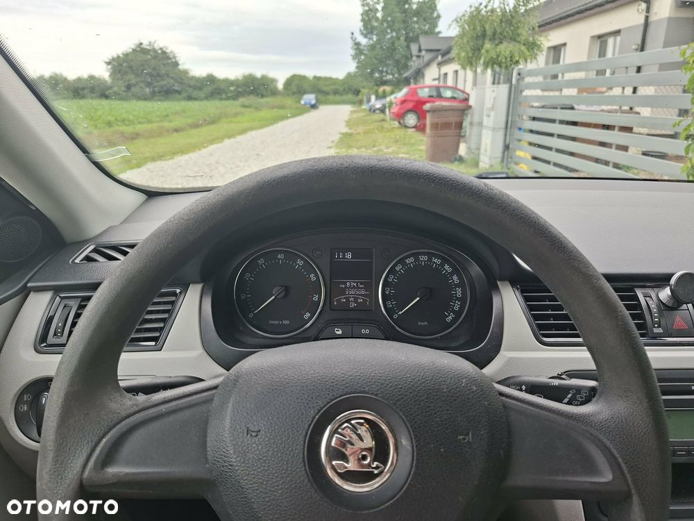 Skoda RAPID 1.2 TSI Active - 8