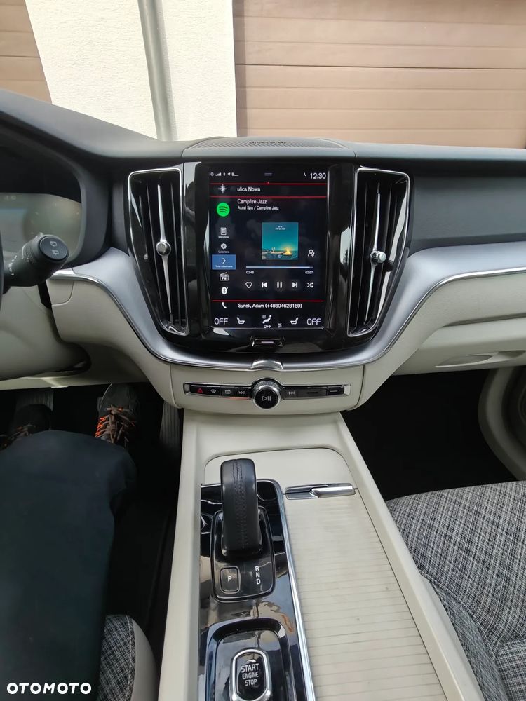 Volvo XC 60 B4 D AWD Momentum Pro - 13