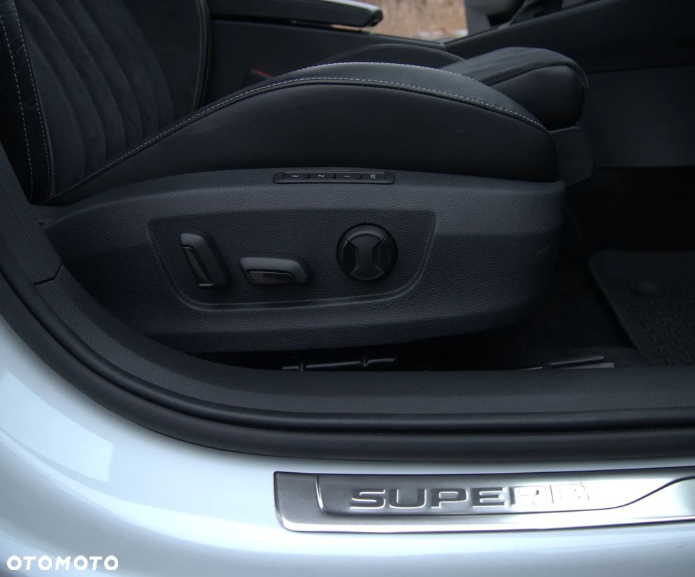 Skoda Superb 2.0 TSI Style DSG - 26