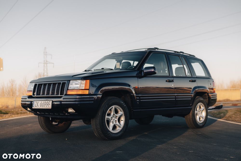 Jeep Grand Cherokee - 1