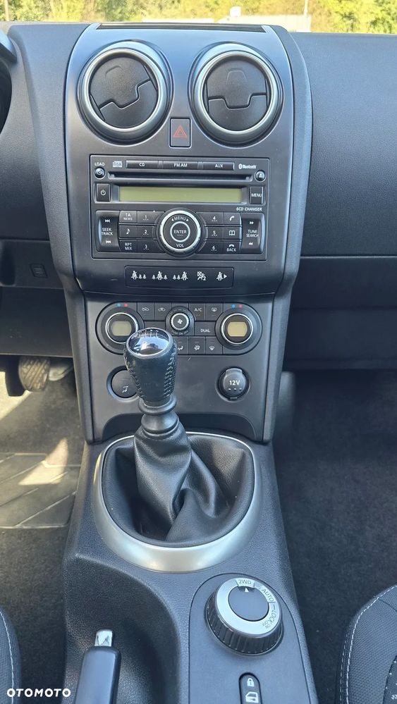 Nissan Qashqai 2.0 4x4 Tekna Premium - 24