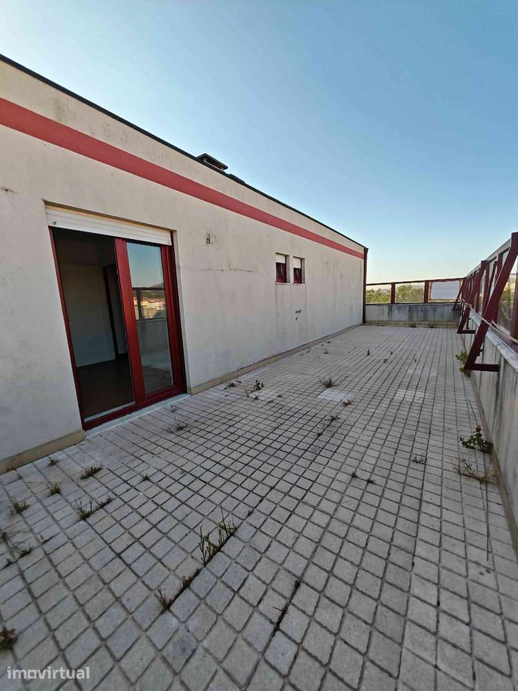 OPORTUNIDADE 147M² POR APENAS 275.000€ - Grande imagem: 5/14