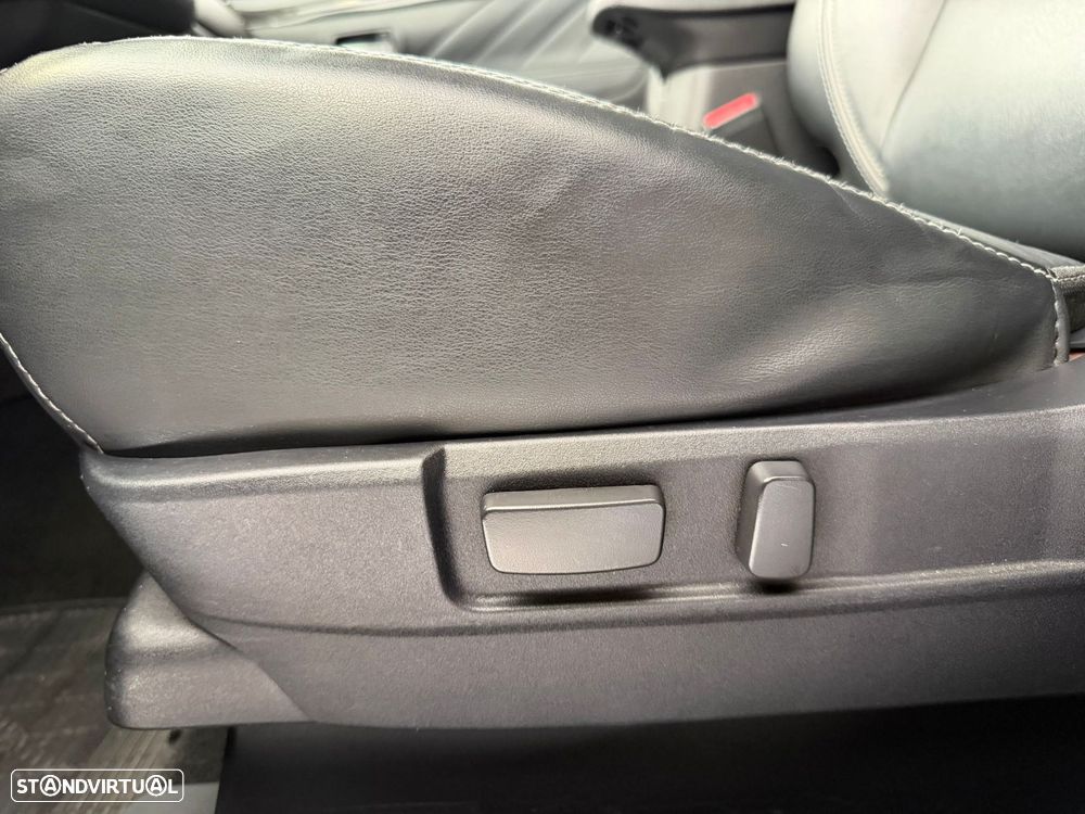 Mitsubishi Outlander 2.0 Instyle Navi - 24