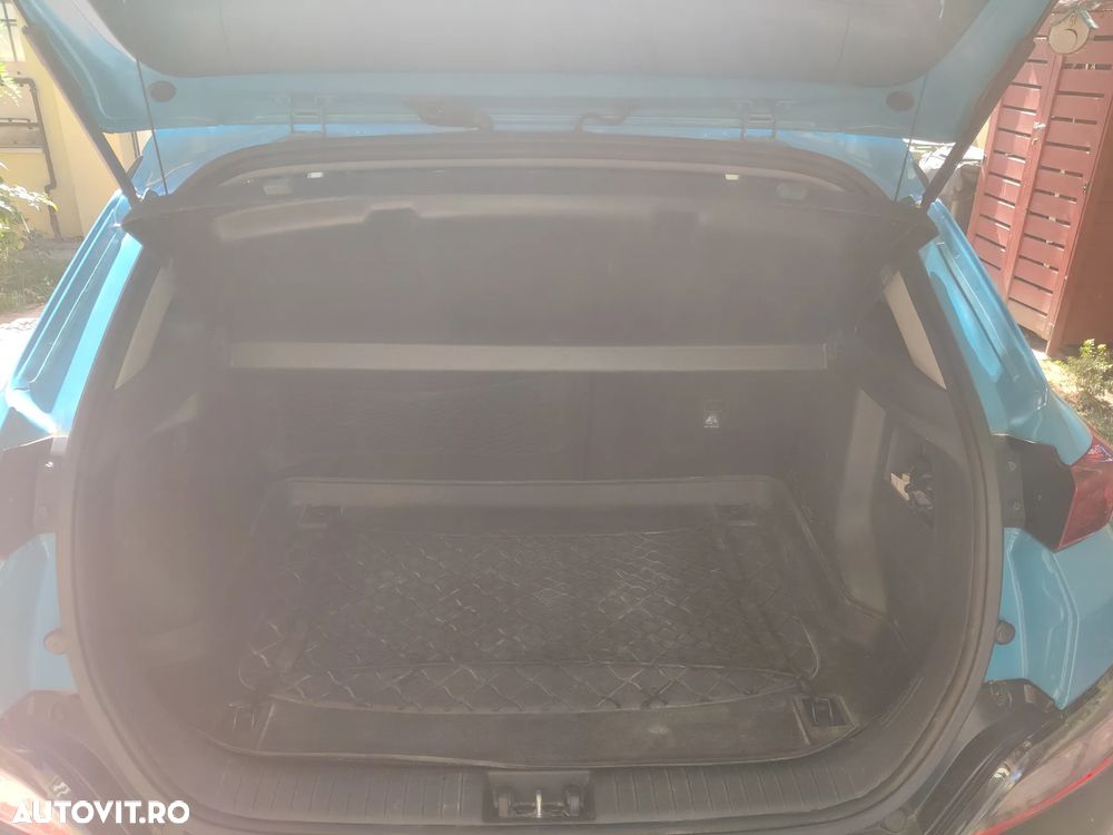 Hyundai KONA - 4