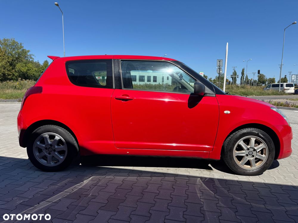 Suzuki Swift - 4