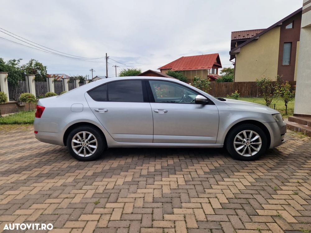 Skoda Octavia 1.6 TDI ELEGANCE - 10