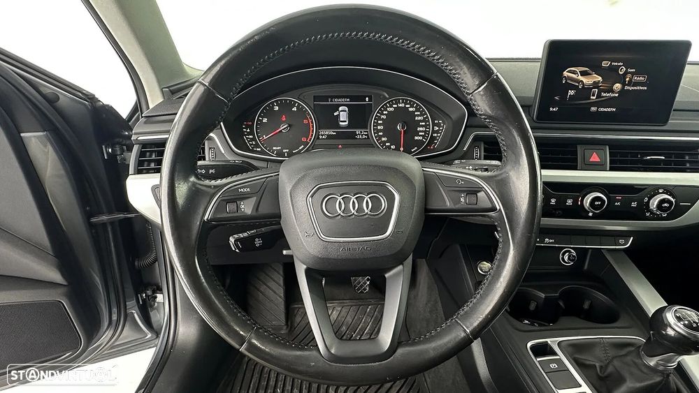 Audi A4 Avant 2.0 TDI Advance - 29