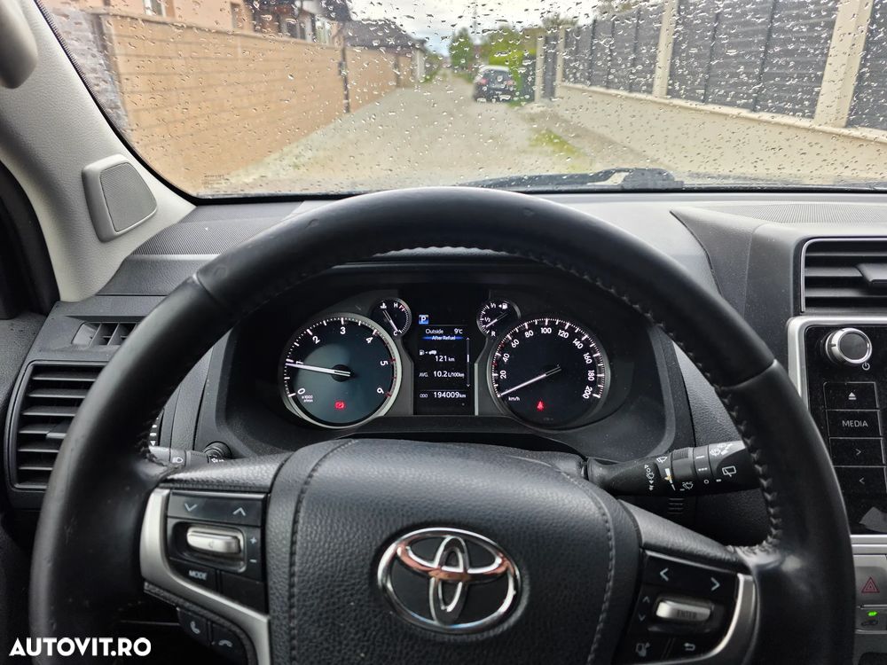Toyota Land Cruiser - 11