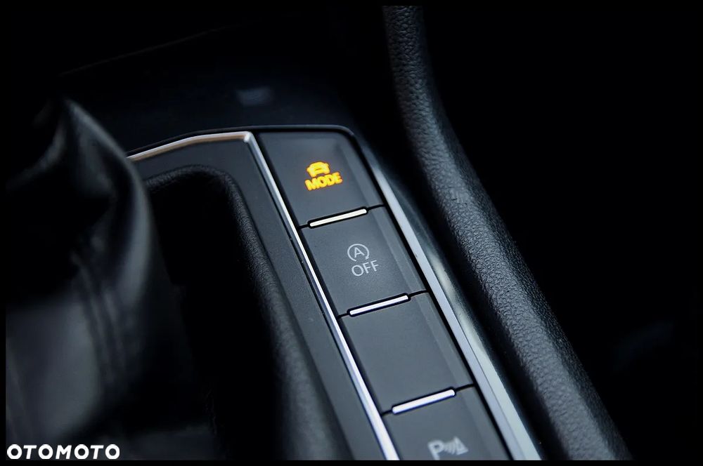 Volkswagen Tiguan 2.0 TDI SCR DSG R-Line - 34