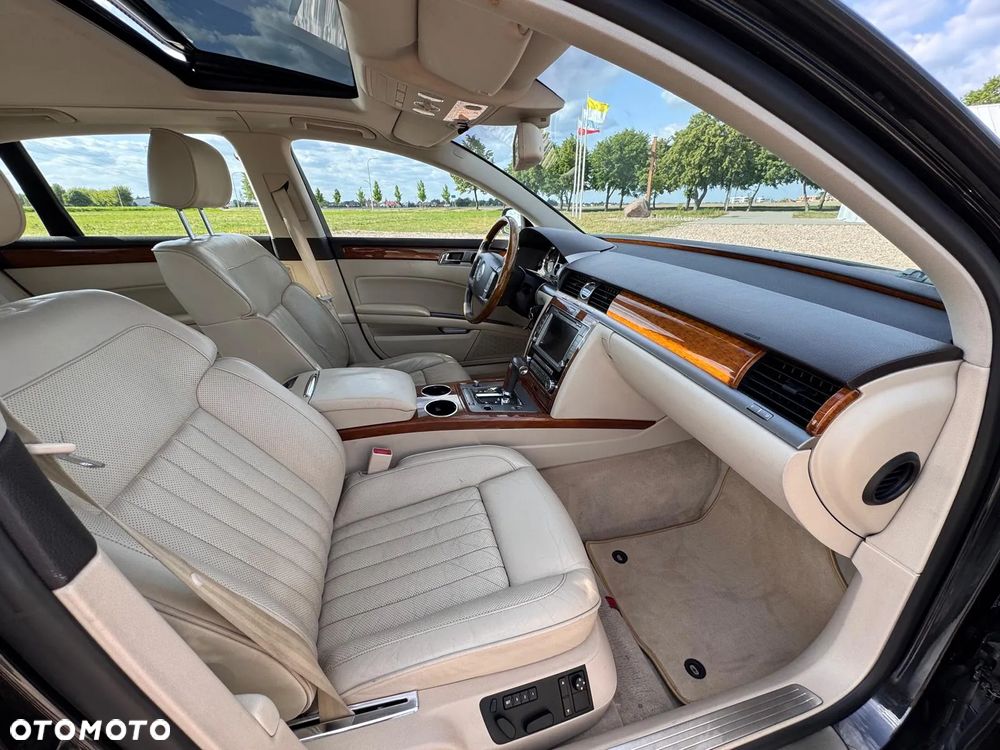 Volkswagen Phaeton - 9