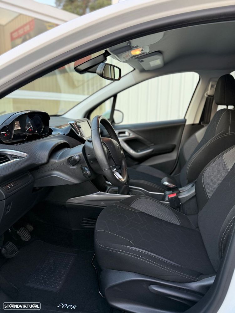 Peugeot 2008 1.2 PureTech Active - 4