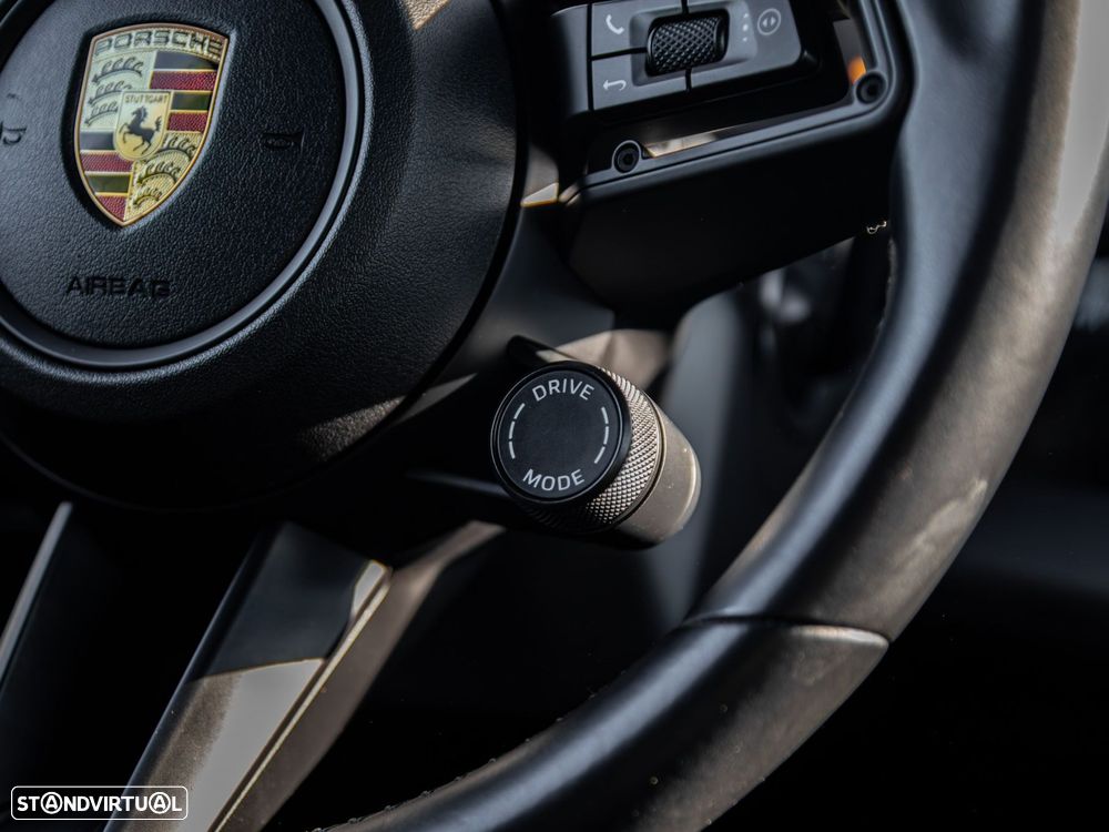 Porsche Taycan Cross Turismo - 26