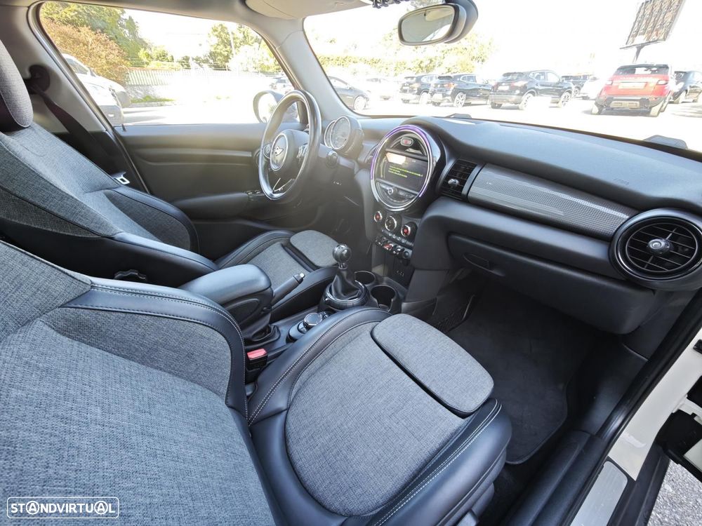 MINI 5 Portas Cooper D - 23