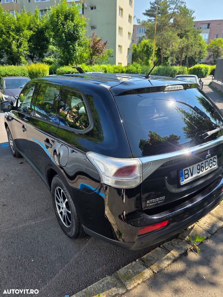 Mitsubishi Outlander 2.2L DI-D AS&G 6MT 4WD Invite+ A02 - 12