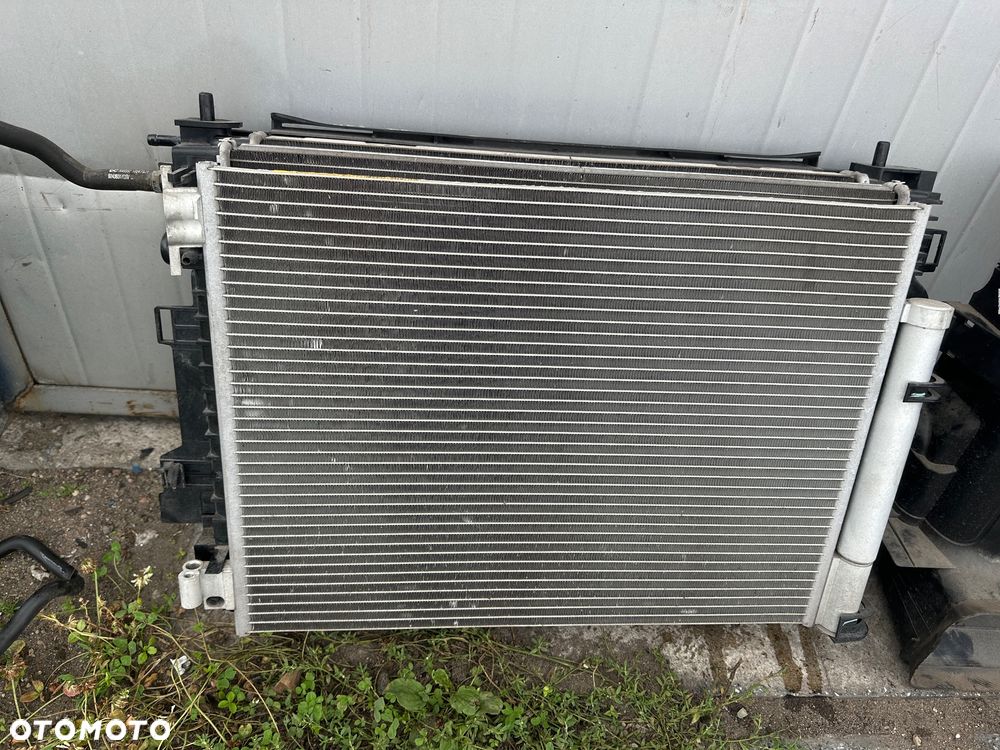 Smart 453 FORFOUR  maska grill atrapa błotnik wentylator  chłodnice  łapacz  lakier ECN czarny - 35