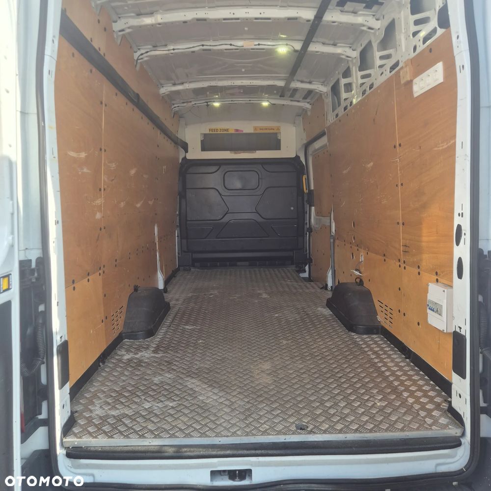 Ford Transit - 20