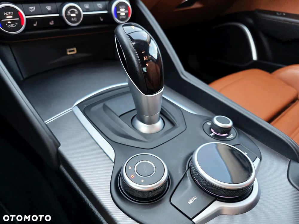 Alfa Romeo Giulia 2.0 Turbo Veloce Q4 - 19