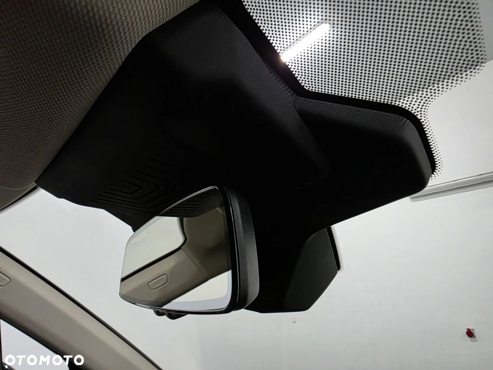 BMW Seria 2 218d Luxury Line sport - 28