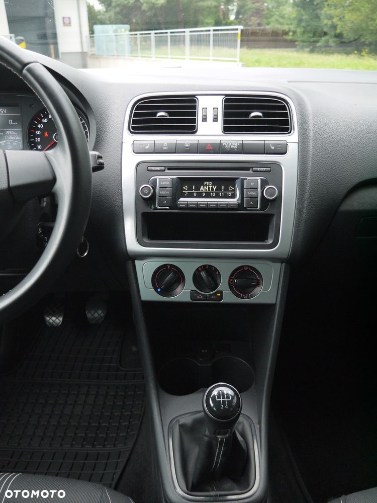 Volkswagen Polo 1.2 MATCH - 16