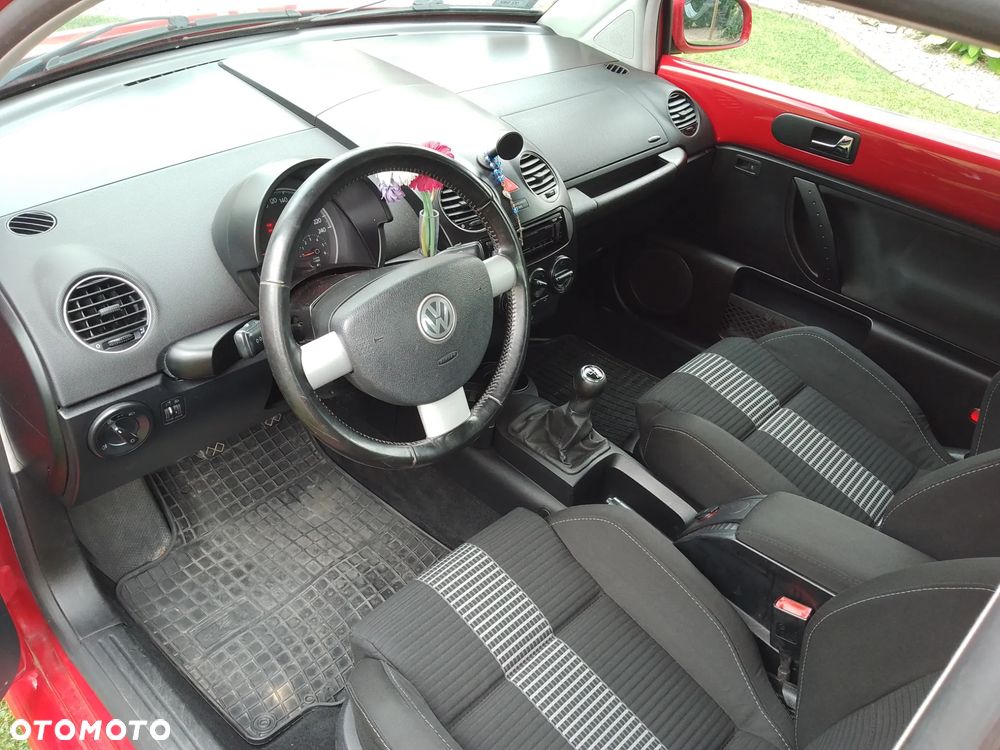 Volkswagen New Beetle - 10