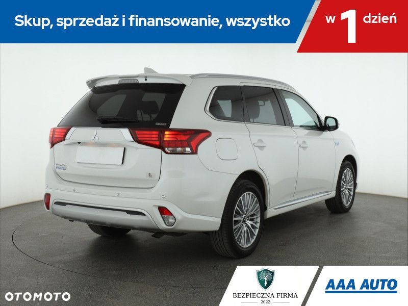 Mitsubishi Outlander - 7