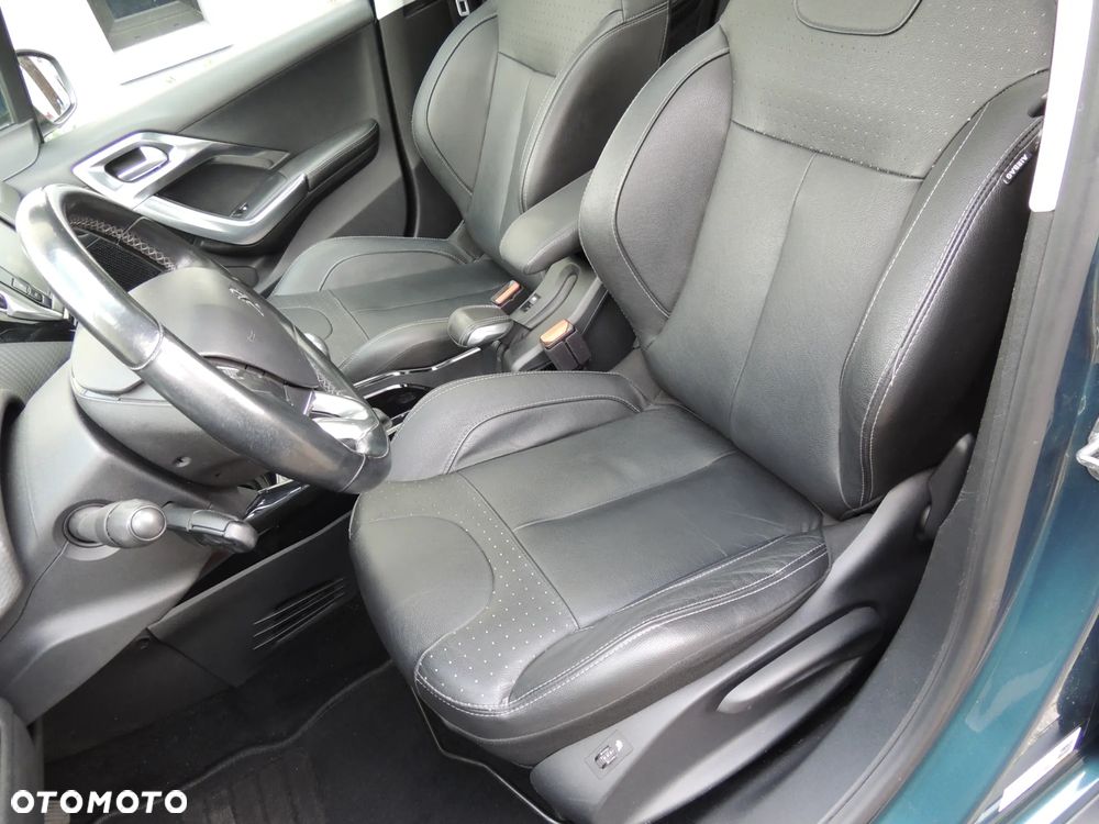 Peugeot 2008 1.2 PureTech Allure Pack S&S - 20