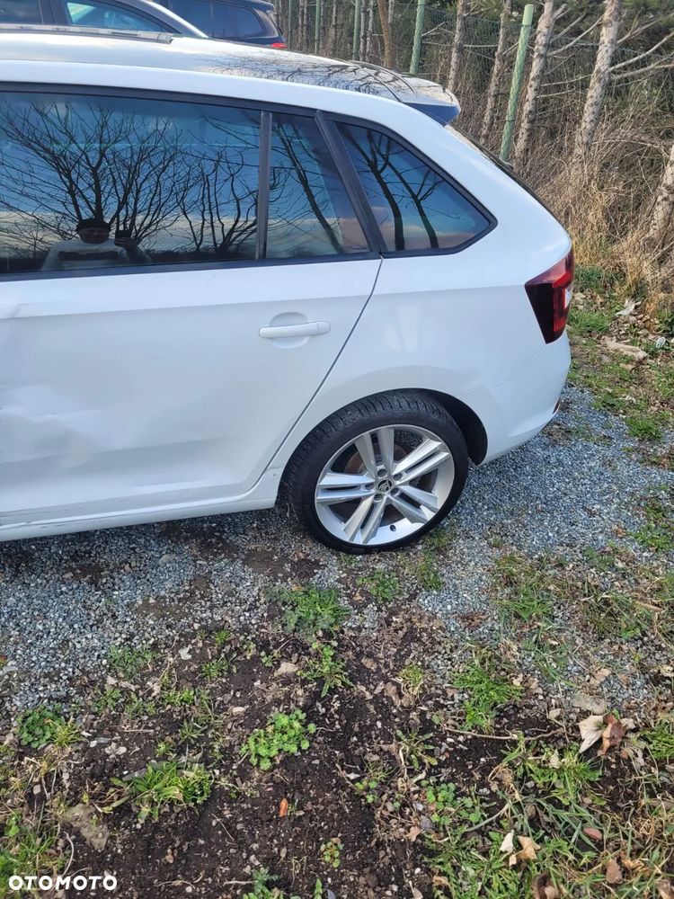 Skoda RAPID 1.2 TSI (Green tec) Cool Edition Red & Grey - 8