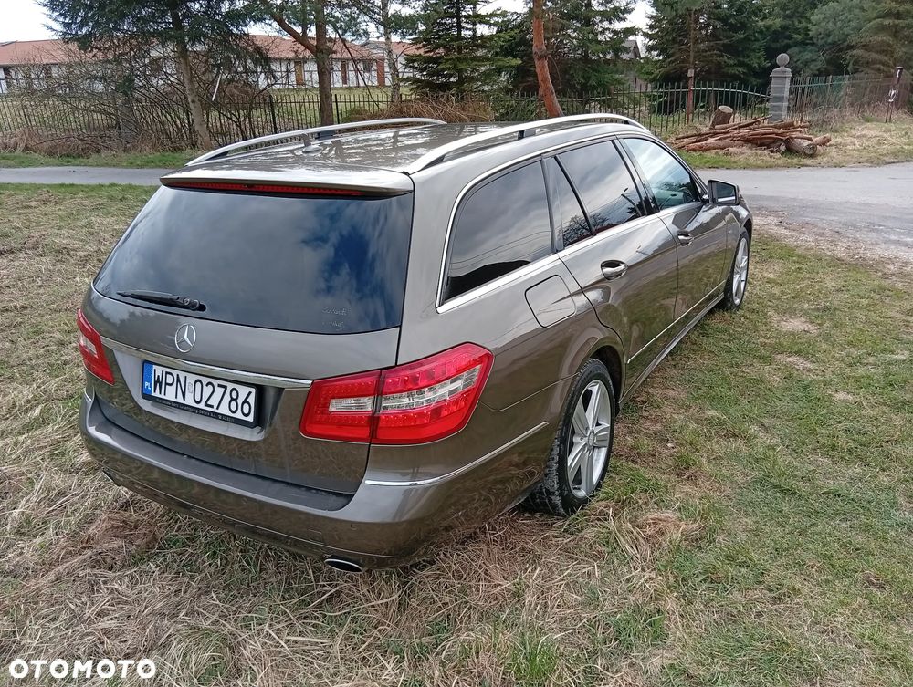 Mercedes-Benz Klasa E 300 CDI DPF BlueEFFICIENCY 7G-TRONIC Avantgarde - 12