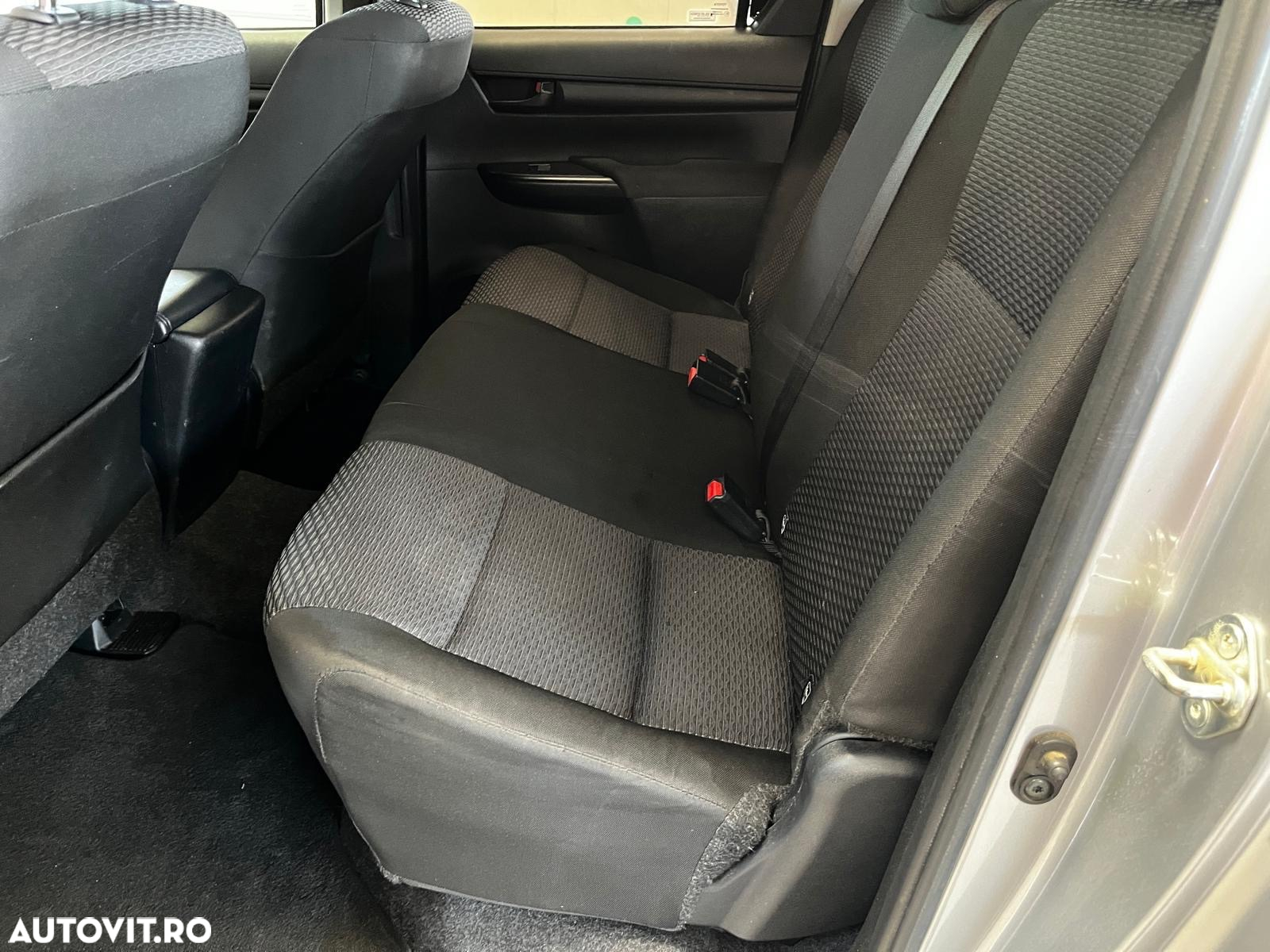 Toyota Hilux 2.4D 150CP 4x4 Double Cab 6MT Comfort - 21