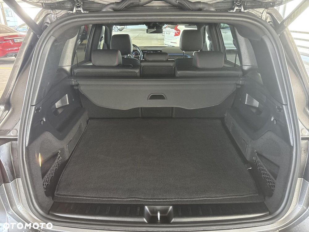 Mercedes-Benz GLB - 25