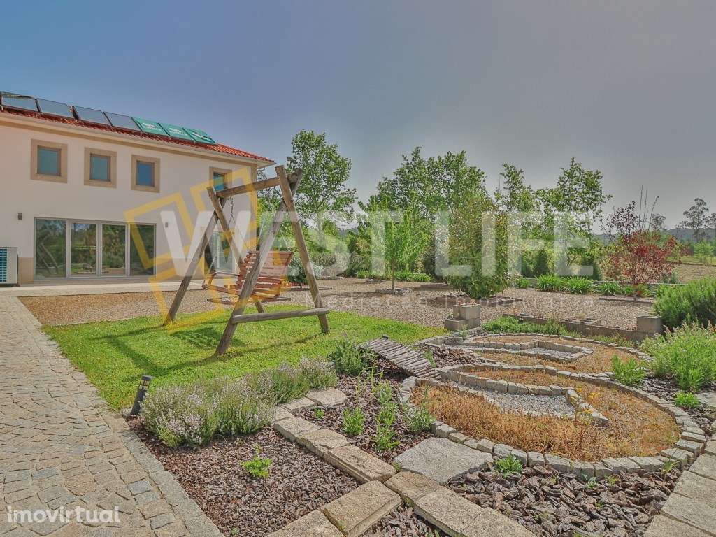 Moradia Independente T5 com terreno de 14000m2 - Vista para as Mont... - Grande imagem: 3/54