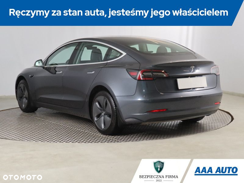 Tesla Model 3 - 5